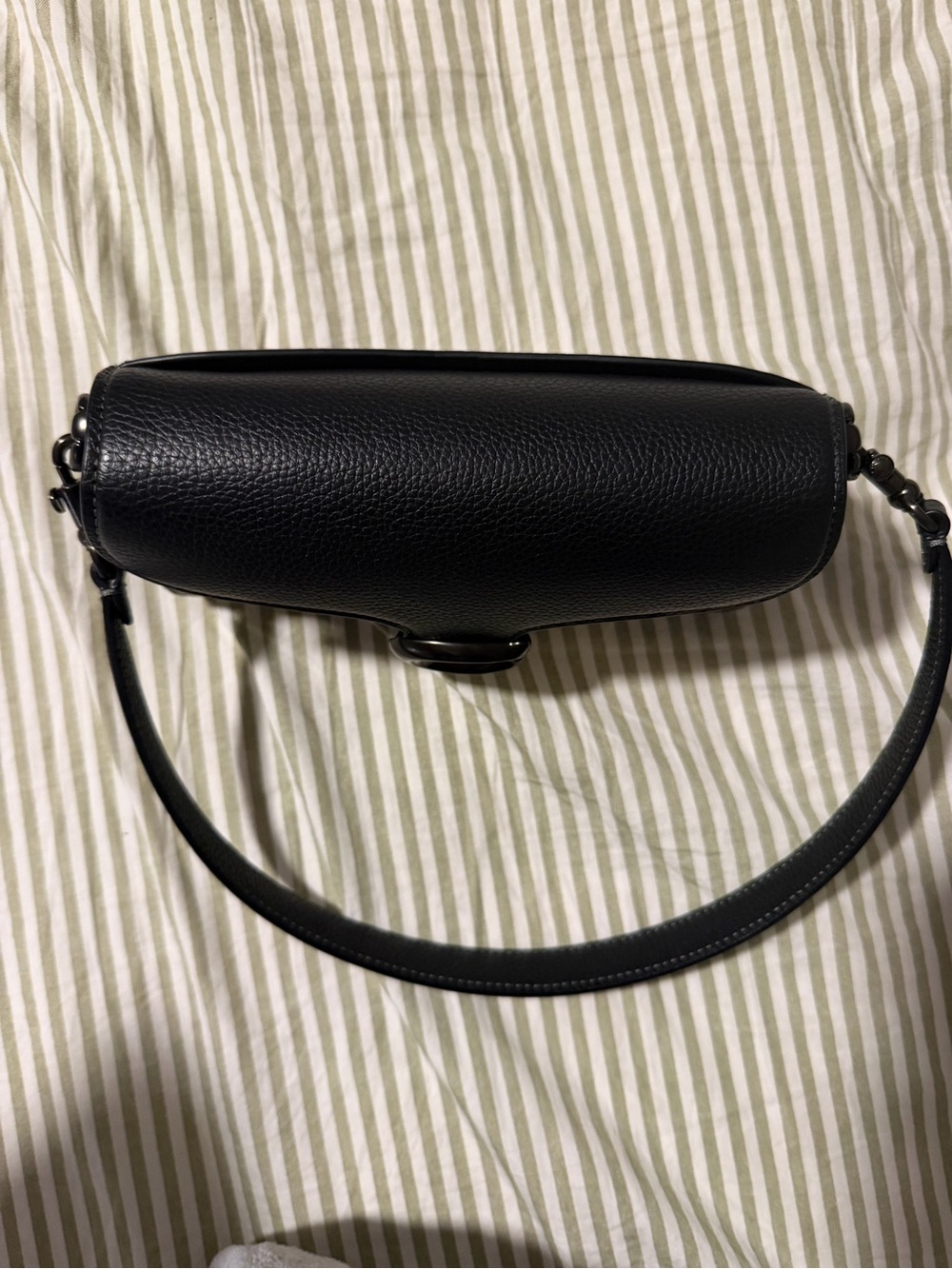 Coach Black Leather Shoulder Bag with Signature 'C' - Picture 3 of 8